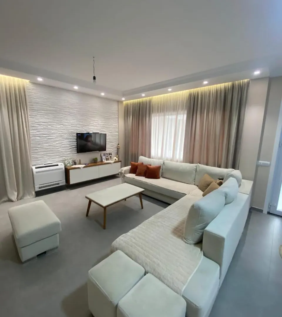 Aron Village House Rrëshen アルバニア